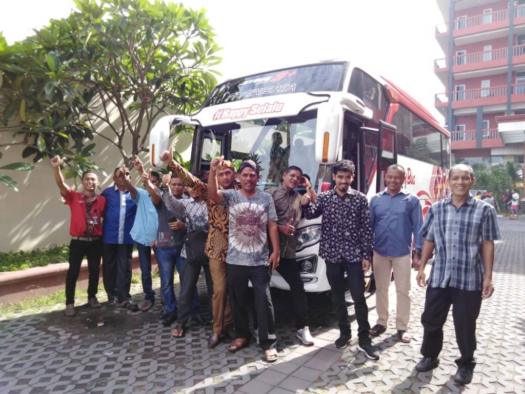 Mengapa Sewa Bus Lebih Menguntungkan daripada Kendaraan Pribadi? Wajib Tau Sebelum Liburan&nbsp;Datang!