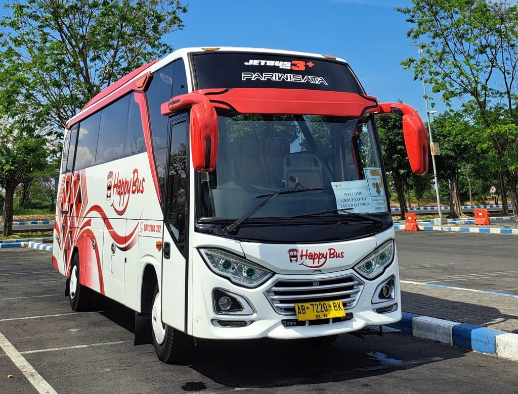 Jelajah Kota Surabaya Bersama Sewa Bus Surabaya Murah Happy&nbsp;Tour